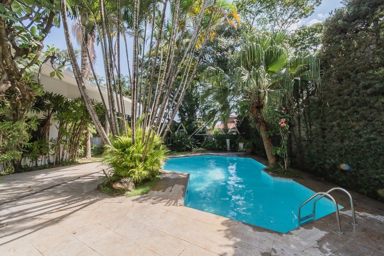 Casa com ares frescos, paisagismo e muita tranquilidade. Uma planta inigualável, no Jardim Guedala. - Foto 3