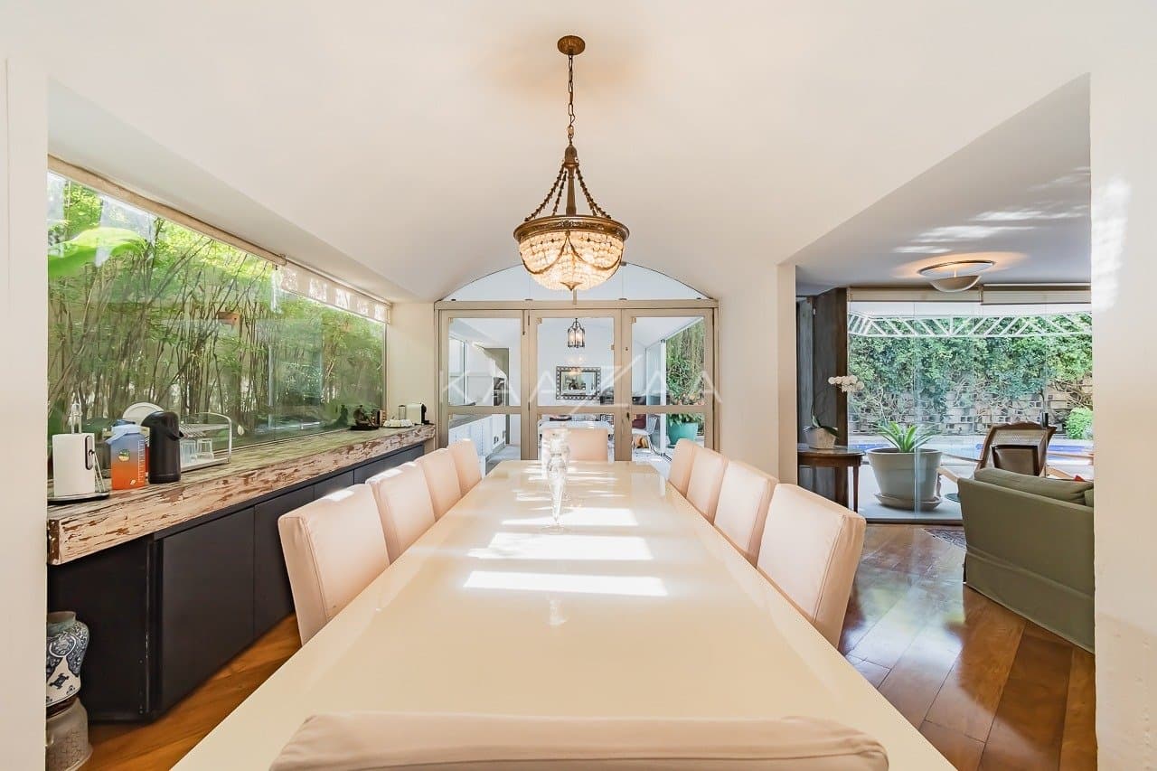 Casa espaçosa com 555 m² de bem-estar em Alto de Pinheiros, perfeita para receber. - Foto 20