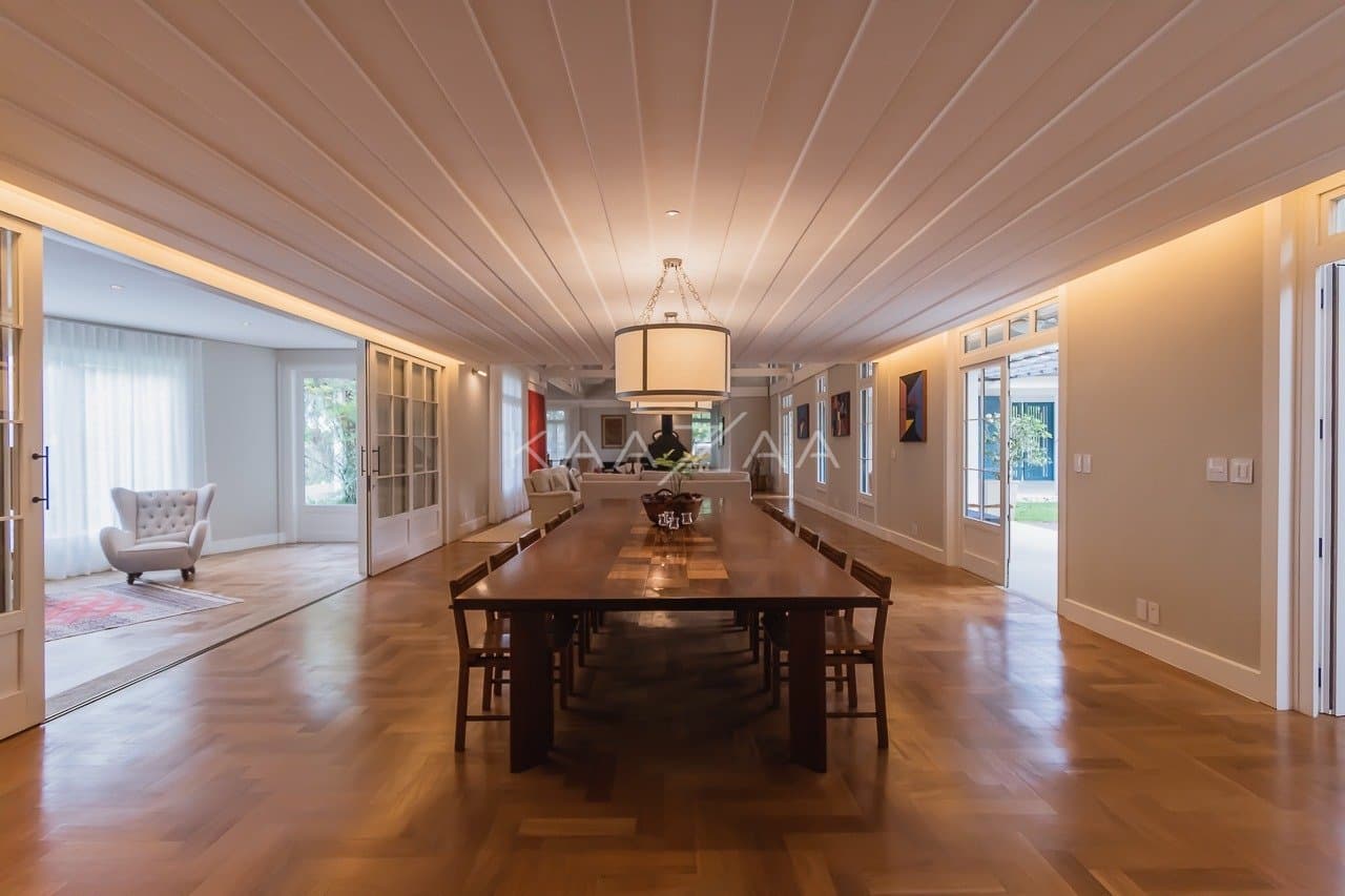 Linda paisagem e ares coloniais são o charme desta casa no condomínio Quinta da Baroneza. - Foto 47