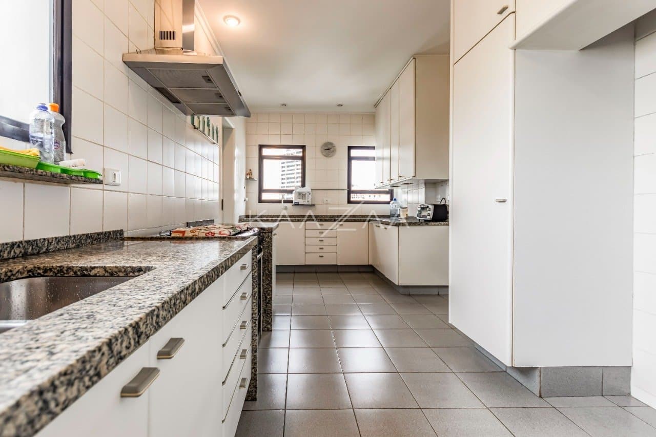 Para se viver envolvido por uma arquitetura elegante e detalhes clássicos, nesta Cobertura Duplex em Moema. - Foto 12