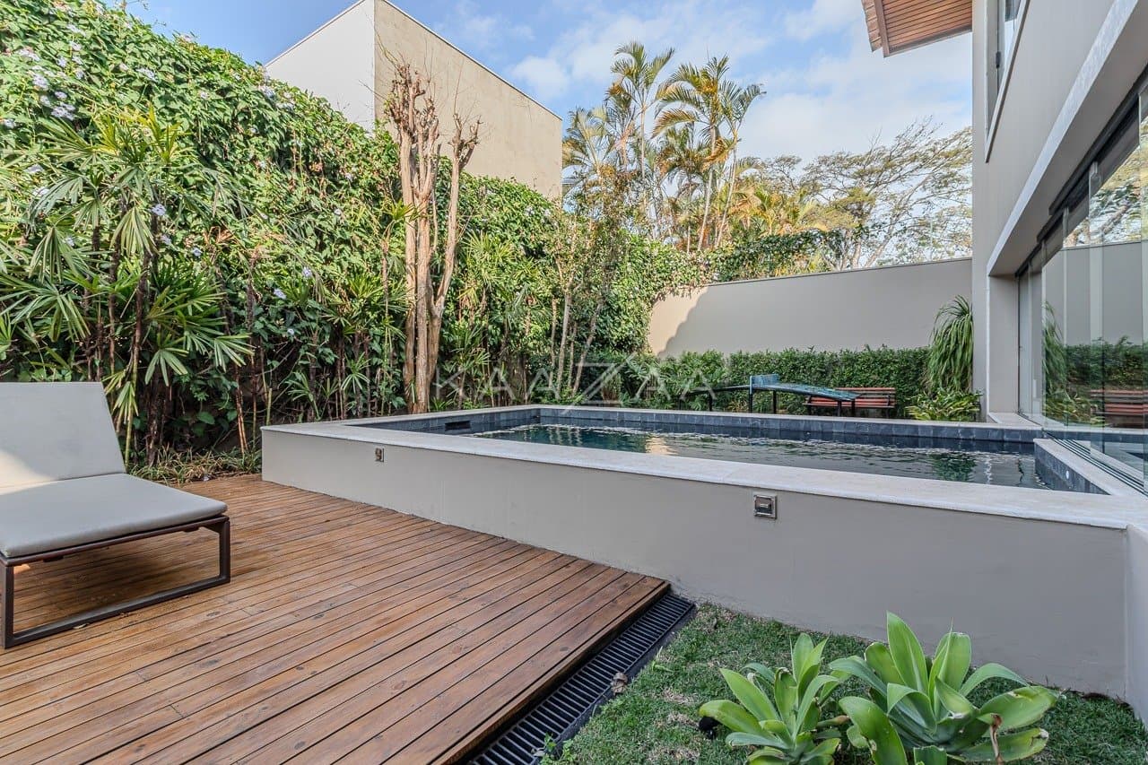Casa completa em lazer, amplitude e privacidade, com 5 suítes. Em ótima localização na Cidade Jardim. - Foto 4