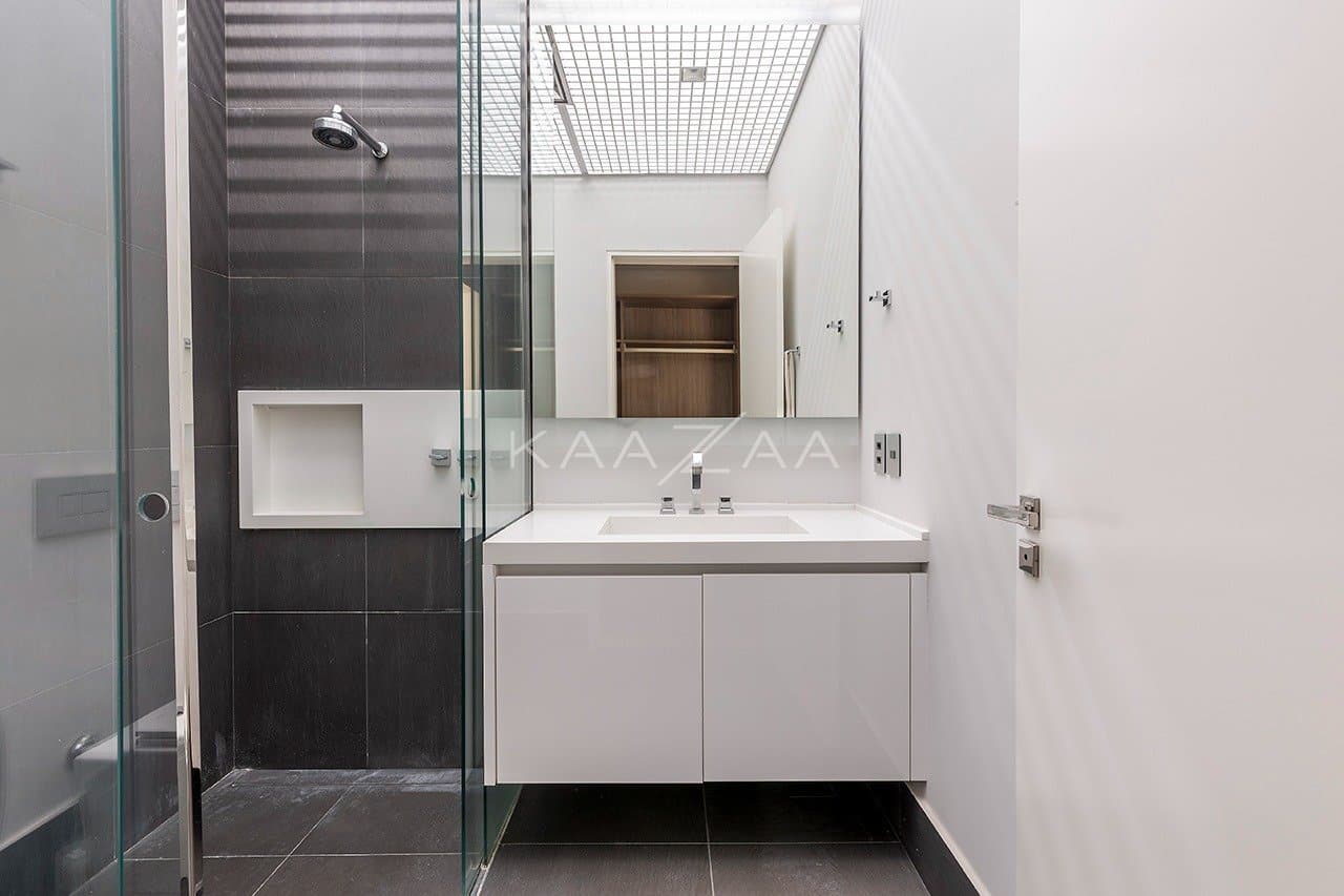 Projeto moderno, arrojado e com muita qualidade nos materiais. Casa na Quinta da Baroneza. - Foto 116