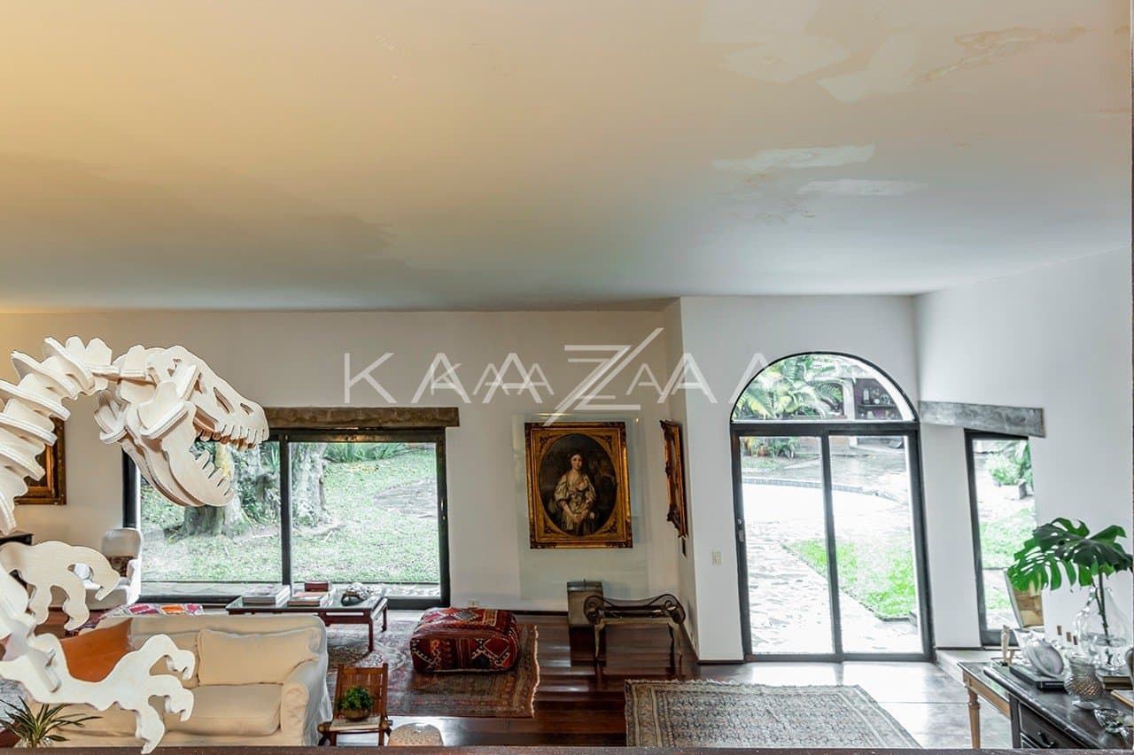 Casa brutalista com projeto arquitetônico singular e muito concreto no Jardim América. - Foto 12