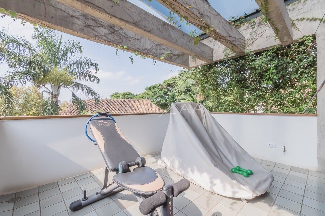 Viver em tranquilidade sem sair de São Paulo. Casa com ares de campo, em Cidade Jardim. - Foto 56