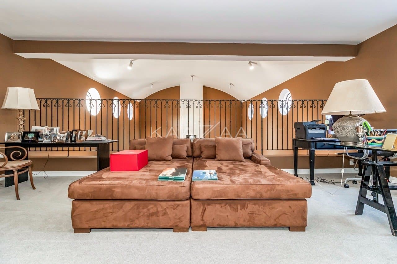 Casa deliciosa com lindo jardim e 4 suítes. Reformada, no Jardim Guedala. - Foto 49
