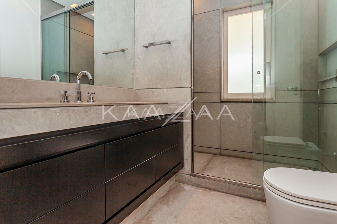 Design clean e acabamentos primorosos nesta casa na Cidade Jardim. - Foto 21