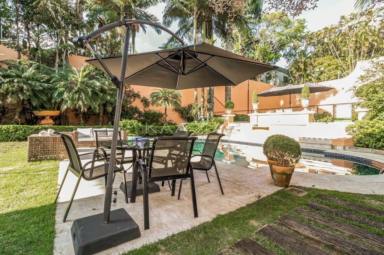 Casa deliciosa com lindo jardim e 4 suítes. Reformada, no Jardim Guedala. - Foto 5