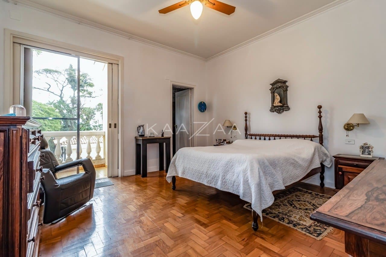Casa clássica na Cidade Jardim com 4 suítes, piscina e terreno delicioso. - Foto 49
