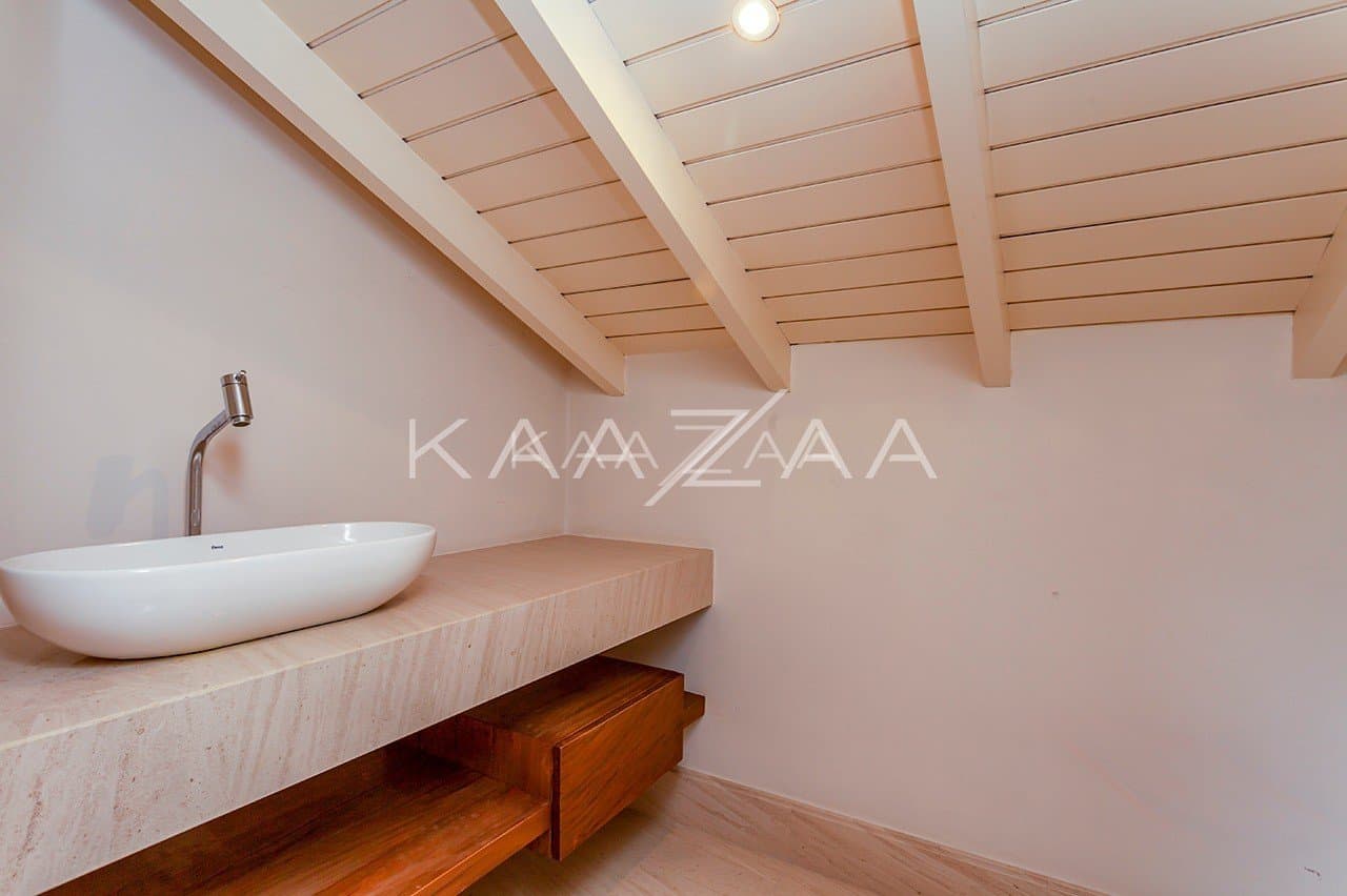 Design clean e acabamentos primorosos nesta casa na Cidade Jardim. - Foto 25