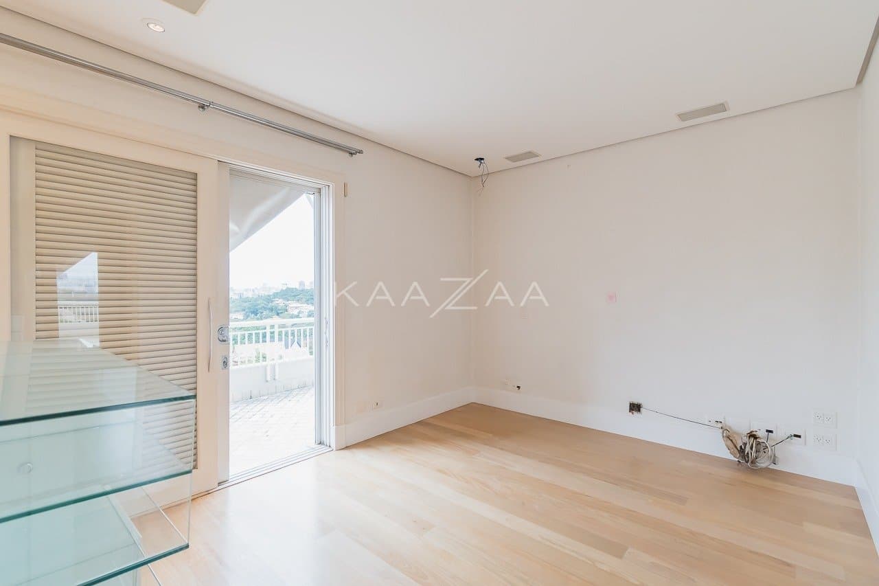 Espaços super amplos, muitos verdes e uma vista divina. Casa no estilo europeu, na Cidade Jardim. - Foto 34