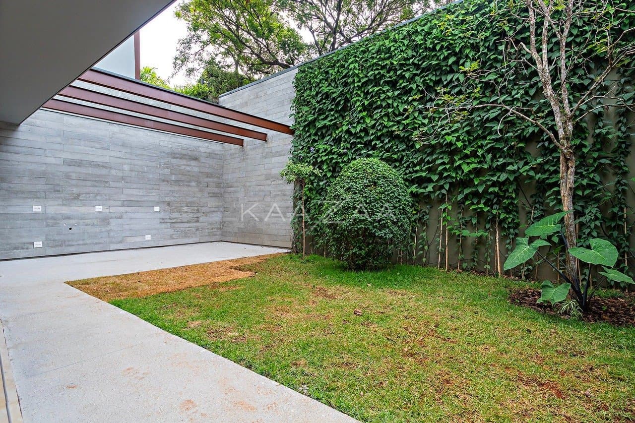 Casa nova contemporânea em rua fechada próxima aos Clubes Pinheiros, Hebraica e Shopping Iguatemi - Foto 14