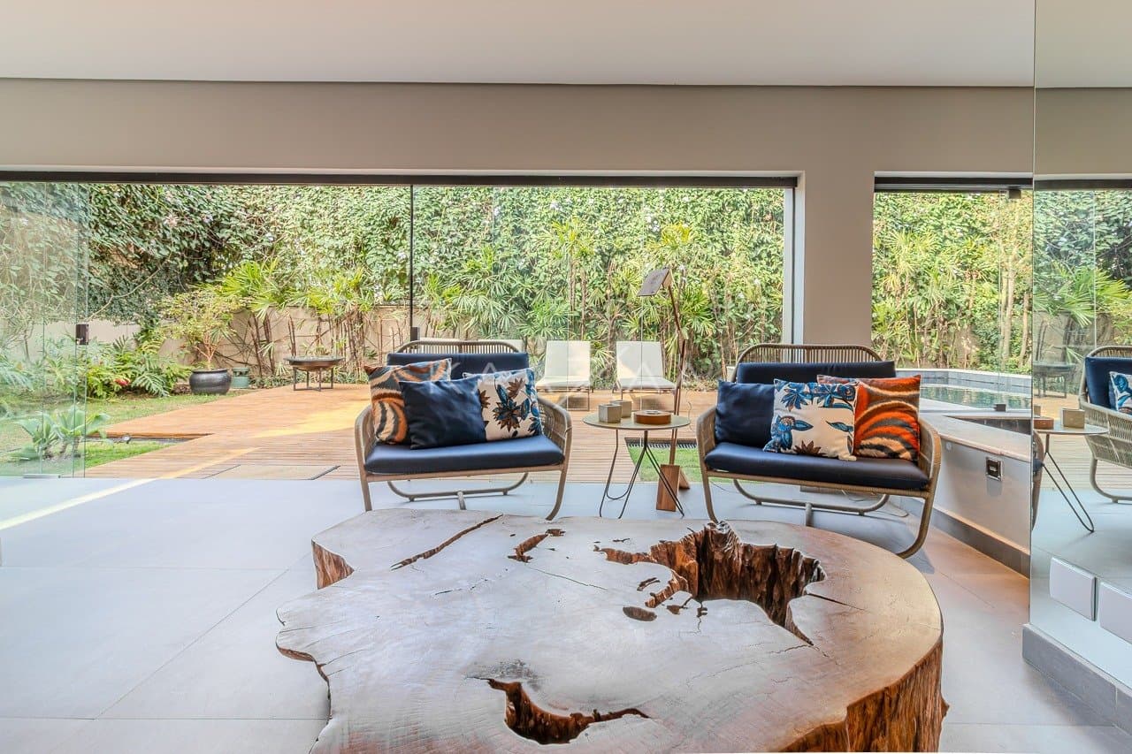 Casa completa em lazer, amplitude e privacidade, com 5 suítes. Em ótima localização na Cidade Jardim. - Foto 17