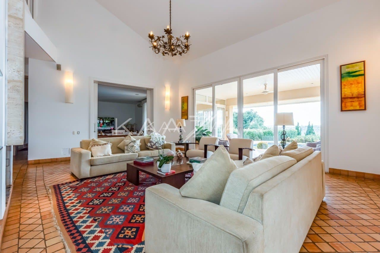 Uma vista deliciosa rodeia os ambientes, com tudo feito para relaxar. Casa na Quinta da Baroneza II. - Foto 19