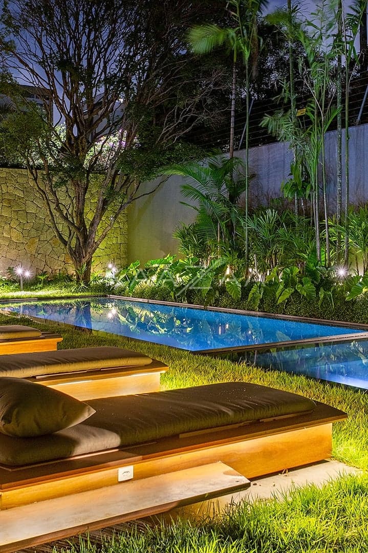 Contemporânea e toda mobiliada: casa com ambientes livres e jardim magnífico em rua fechada em Alto de Pinheiros. - Foto 8