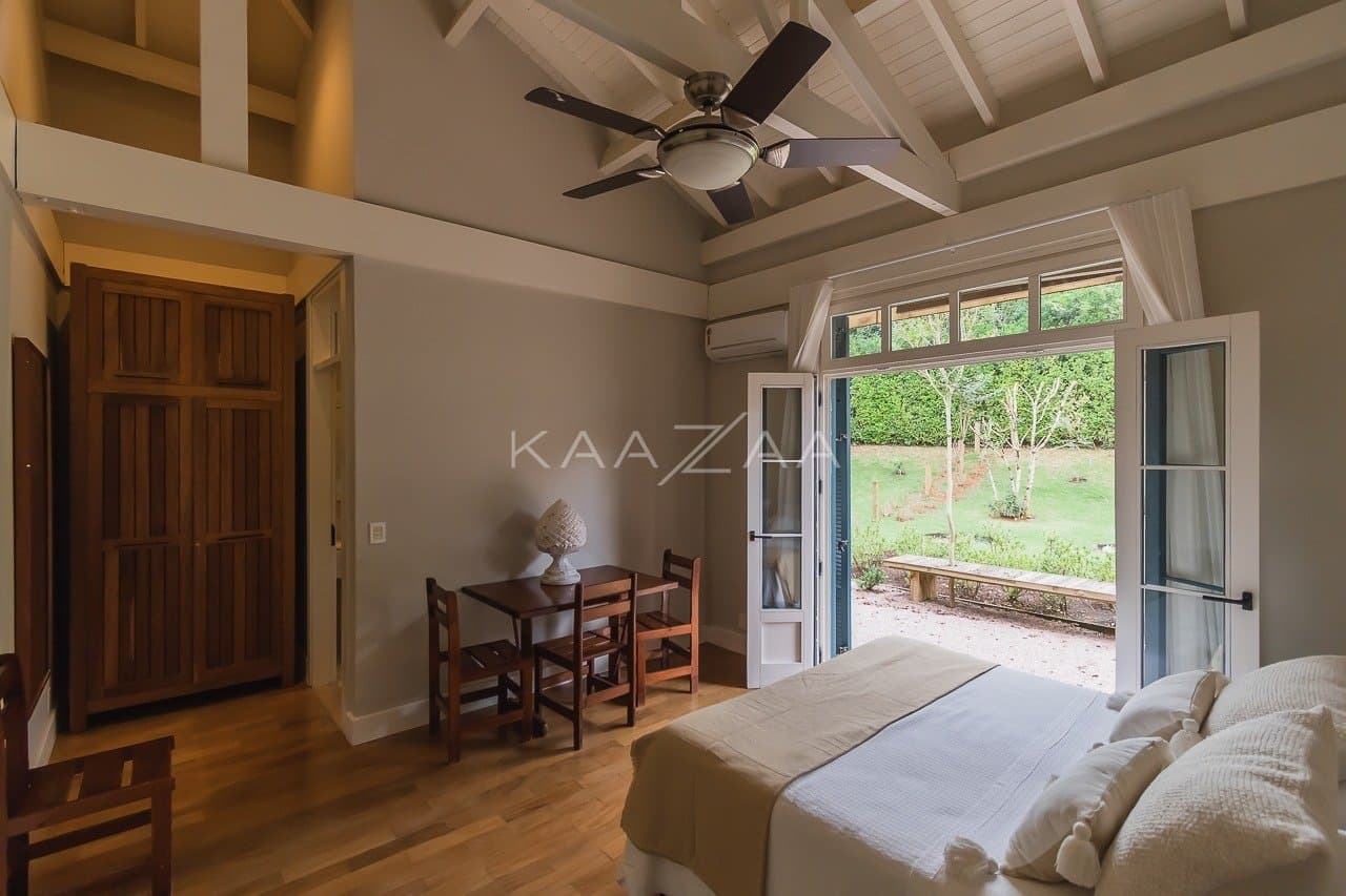 Linda paisagem e ares coloniais são o charme desta casa no condomínio Quinta da Baroneza. - Foto 91