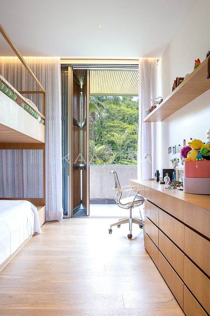 Contemporânea e toda mobiliada: casa com ambientes livres e jardim magnífico em rua fechada em Alto de Pinheiros. - Foto 80