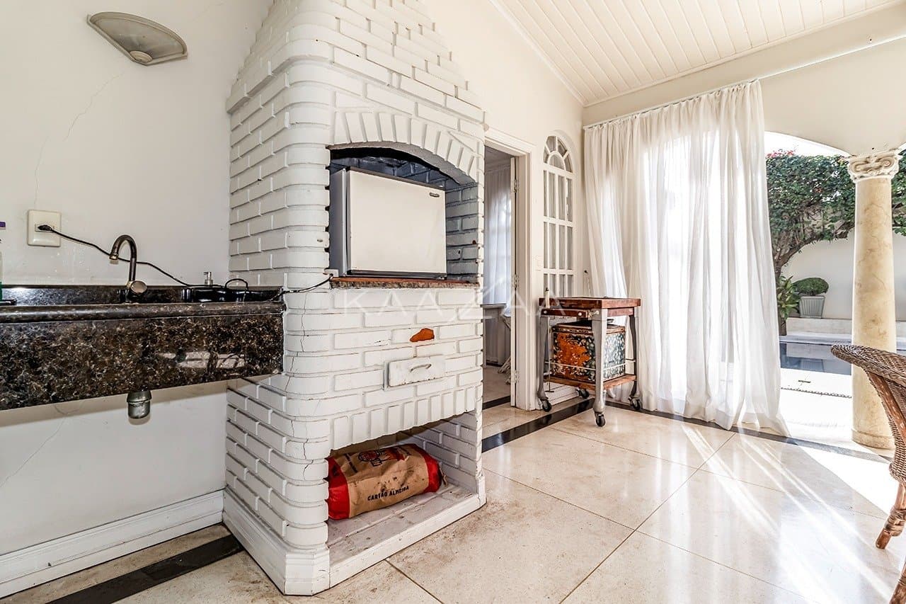 Deliciosa casa clássica, iluminada e ampla, no sossego da Cidade Jardim. - Foto 12