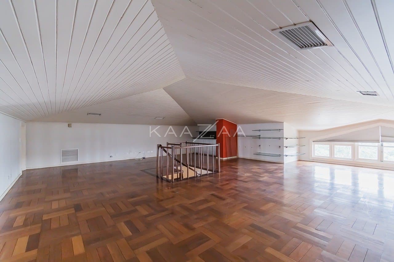 Espaços super amplos, muitos verdes e uma vista divina. Casa no estilo europeu, na Cidade Jardim. - Foto 51