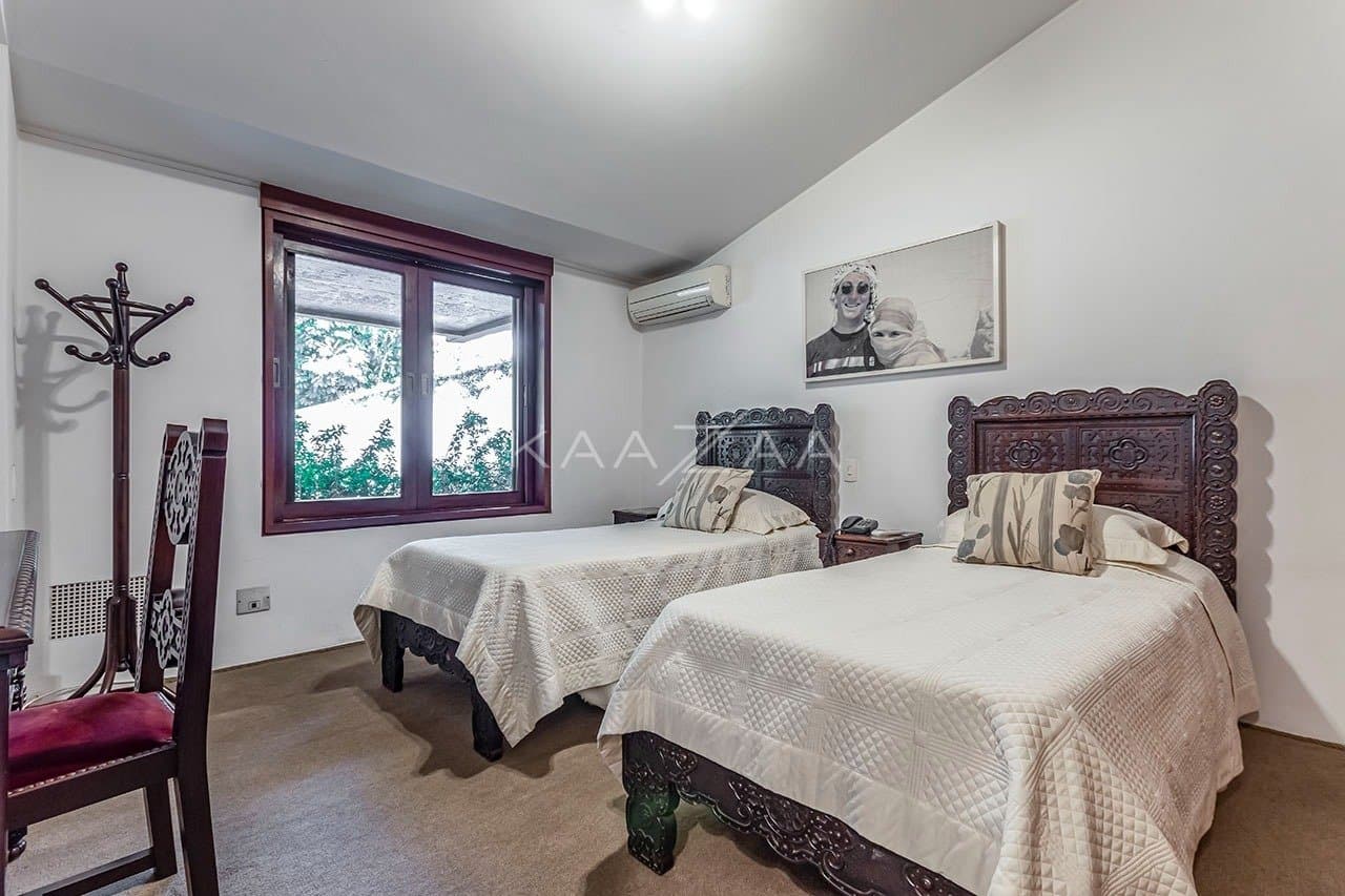 Com ares de casa de campo, uma residência espetacular no Jardim América. - Foto 48