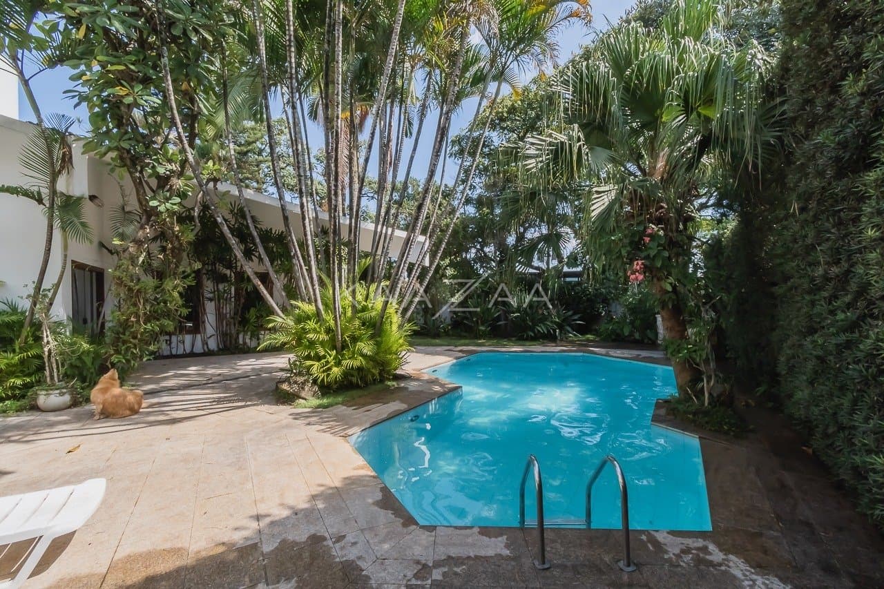 Casa com ares frescos, paisagismo e muita tranquilidade. Uma planta inigualável, no Jardim Guedala. - Foto 2