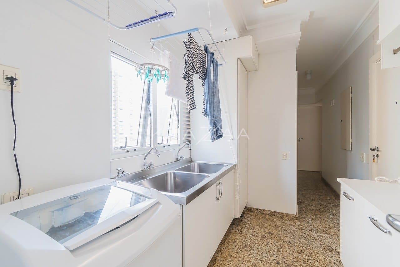 Harmonia clássica e moderna neste apartamento em Moema. - Foto 26