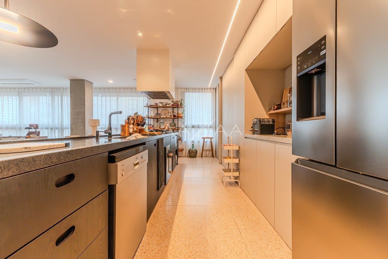 Este apartamento em edifício projetado pela Idea Zarvos te aguarda para uma vida de ótimas experiências em Pinheiros. - Foto 14