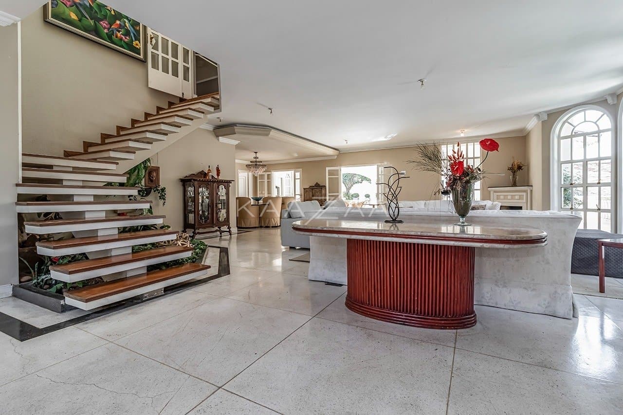 Deliciosa casa clássica, iluminada e ampla, no sossego da Cidade Jardim. - Foto 23