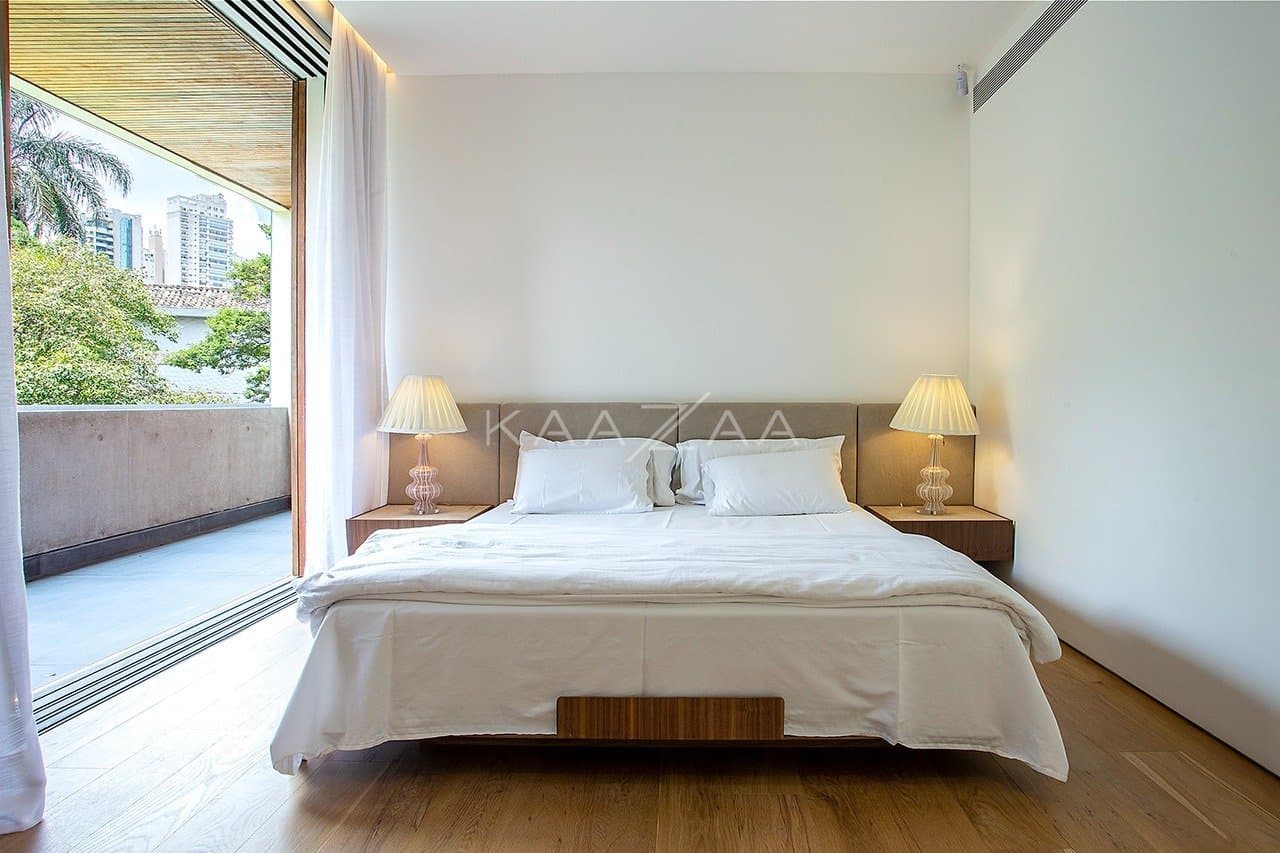 Contemporânea e toda mobiliada: casa com ambientes livres e jardim magnífico em rua fechada em Alto de Pinheiros. - Foto 65