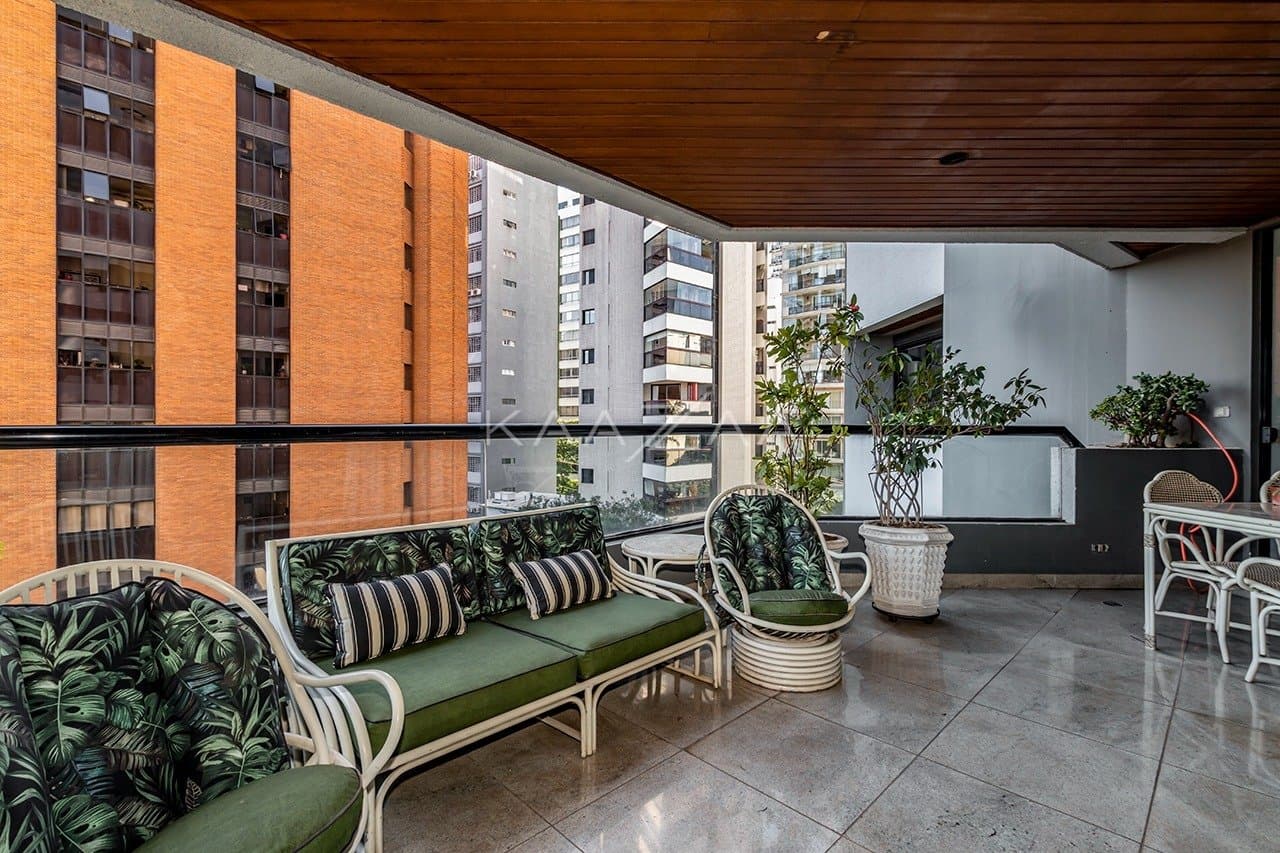 Apartamento completo no Jardins: varandas, vista verde e amplitude. - Foto 5
