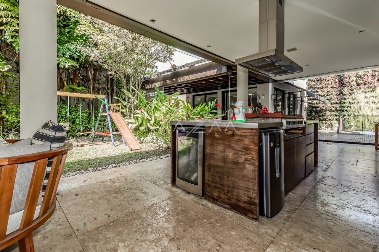 Localização cobiçada e arquitetura contemporânea. Casa extraordinária no Jardim Europa. - Foto 22