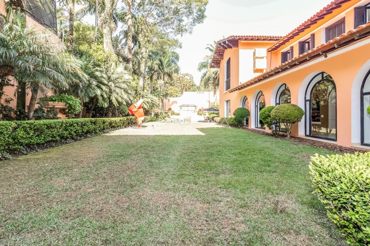 Casa deliciosa com lindo jardim e 4 suítes. Reformada, no Jardim Guedala. - Foto 14