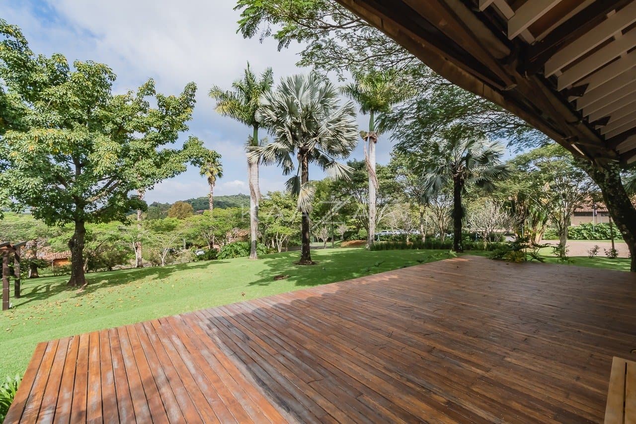 Linda paisagem e ares coloniais são o charme desta casa no condomínio Quinta da Baroneza. - Foto 32