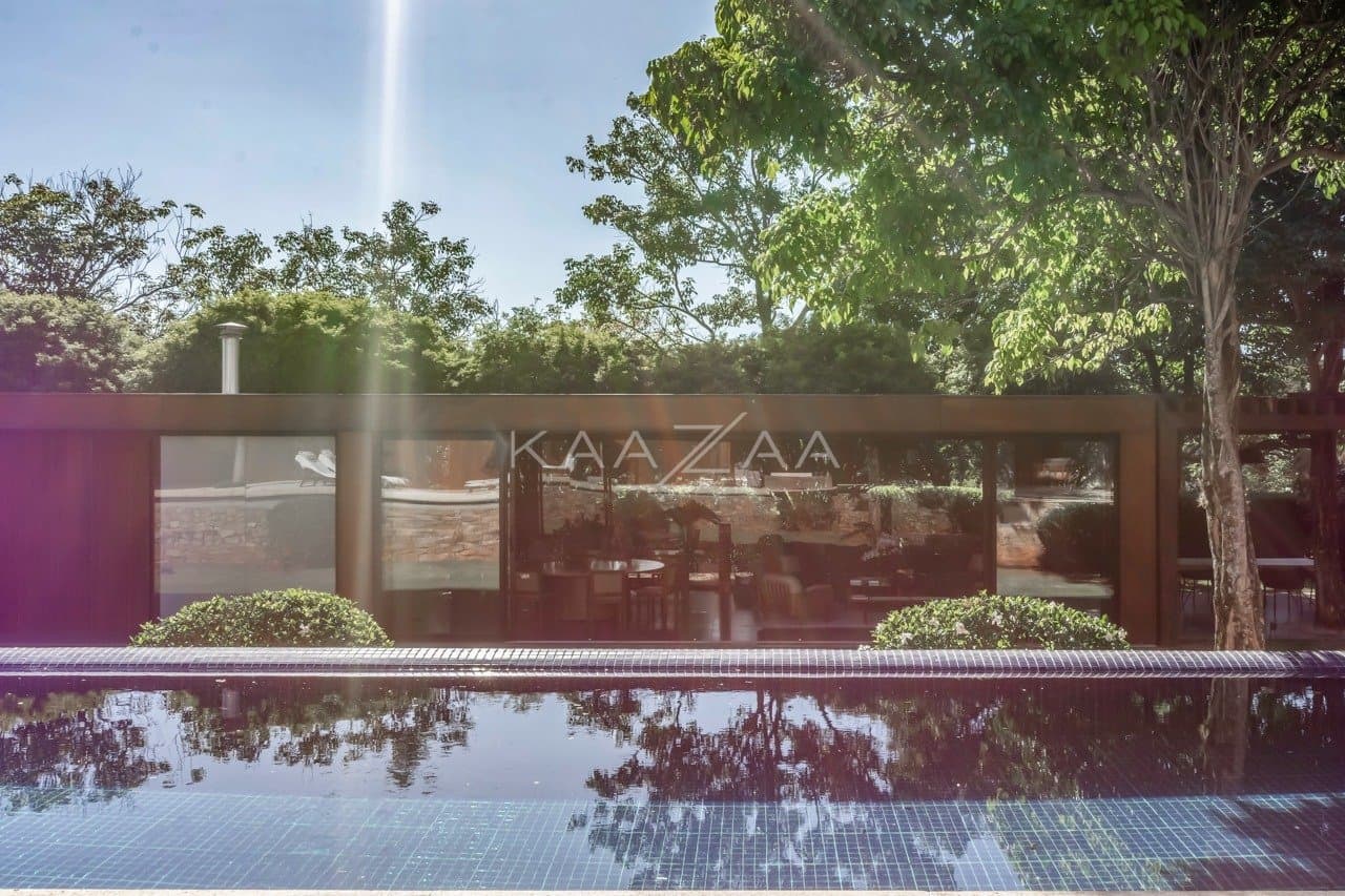 Casa térrea muito arejada, simplesmente impecável. Mobiliada com design, na Fazenda Boa Vista. - Foto 8