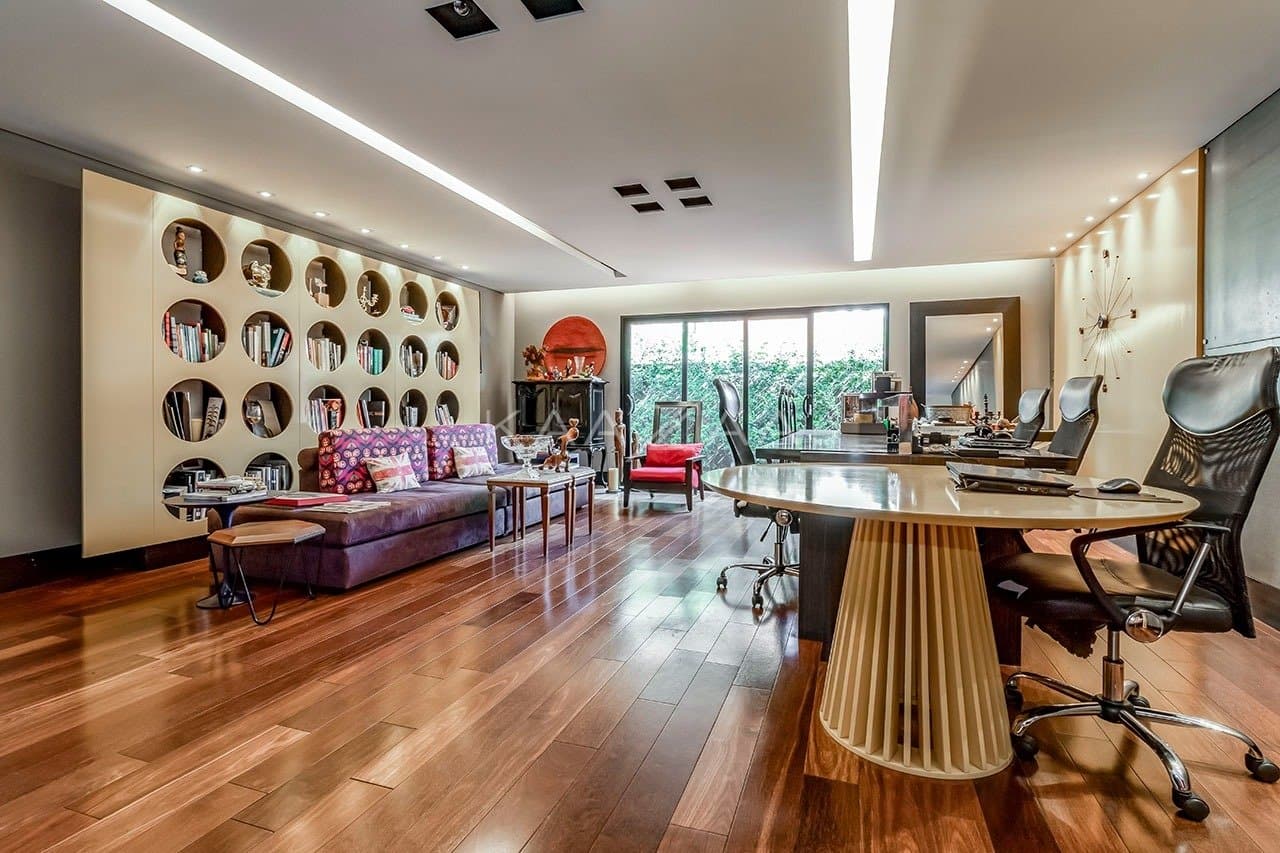 Casa pensada com bom gosto, materiais de primeira e muita brecha para o sossego. Em Alto de Pinheiros. - Foto 7