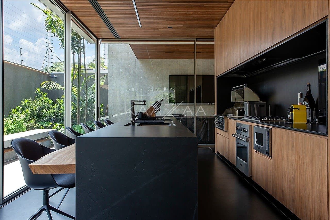 Contemporânea e toda mobiliada: casa com ambientes livres e jardim magnífico em rua fechada em Alto de Pinheiros. - Foto 26
