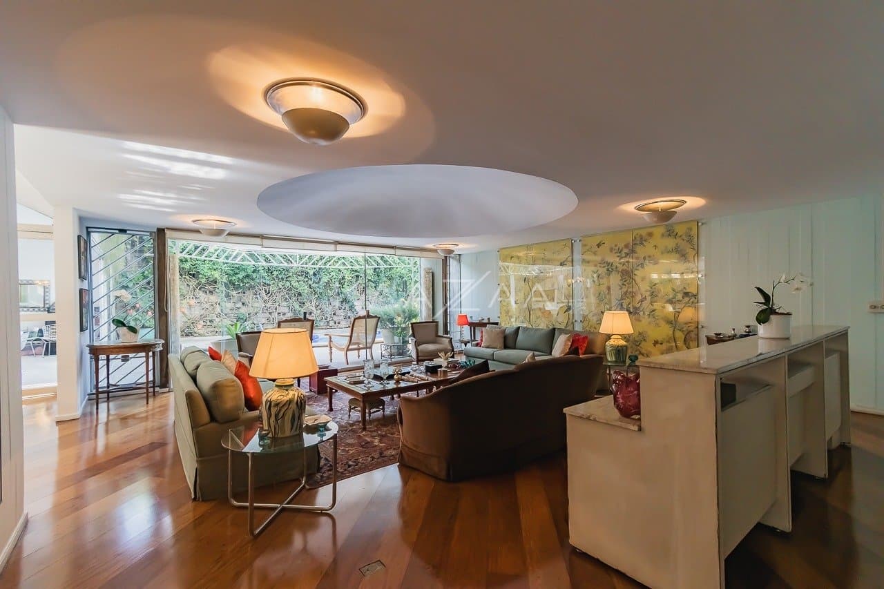 Casa espaçosa com 555 m² de bem-estar em Alto de Pinheiros, perfeita para receber. - Foto 13