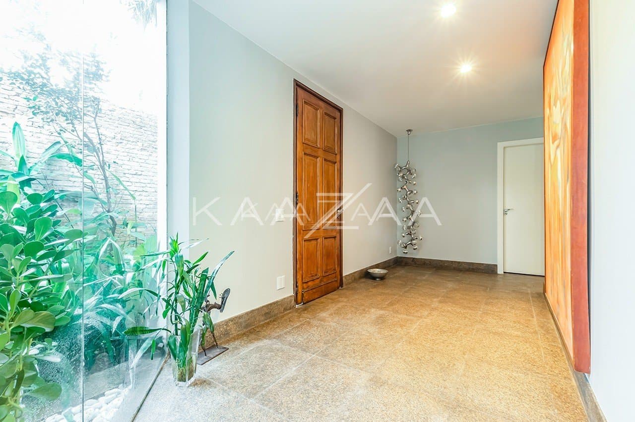 Casa ampla e reformada, com lindos detalhes. Um refúgio natural no meio de SP, no Jardim América. - Foto 17