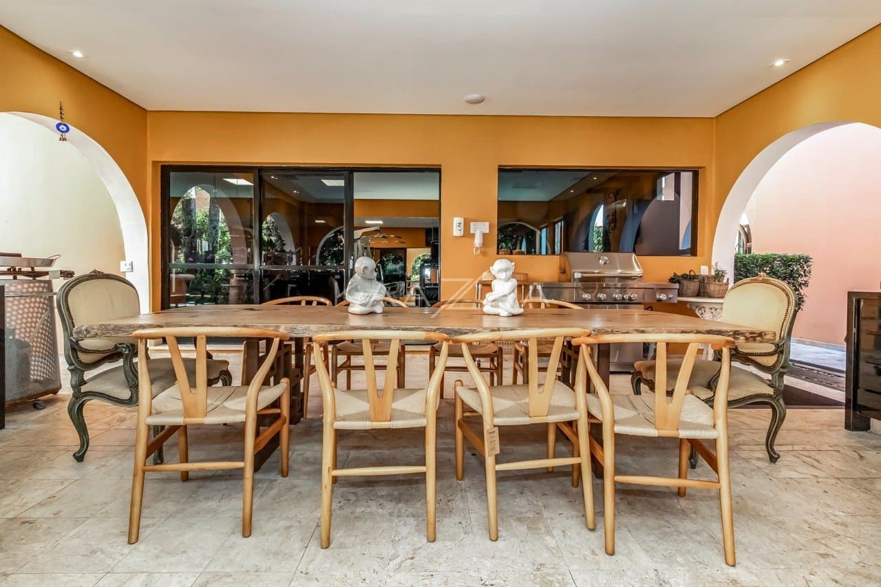 Casa deliciosa com lindo jardim e 4 suítes. Reformada, no Jardim Guedala. - Foto 42