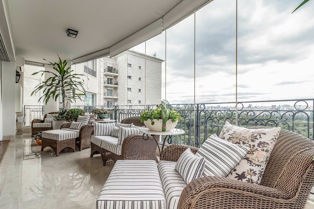 Ambientes suntuosos, planta ampla e vista panorâmica. Apartamento neoclássico no Jardim Guedala. - Foto 13