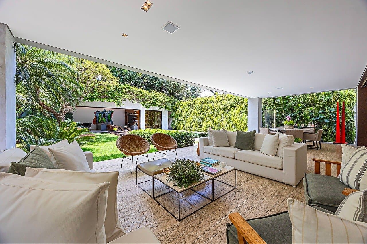Arquitetura e paisagismo irretocáveis: casa no Jardim Paulistano. - Foto 18