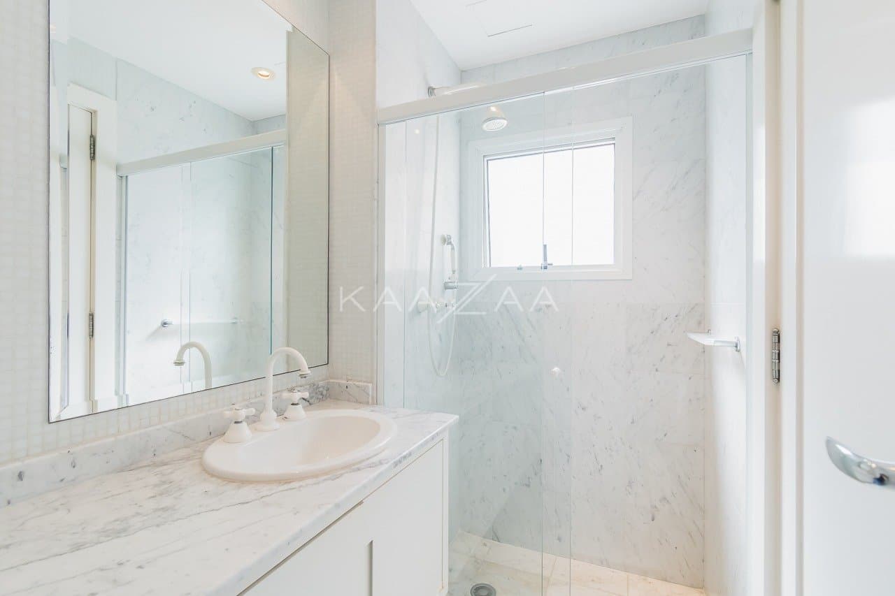 Harmonia clássica e moderna neste apartamento em Moema. - Foto 43