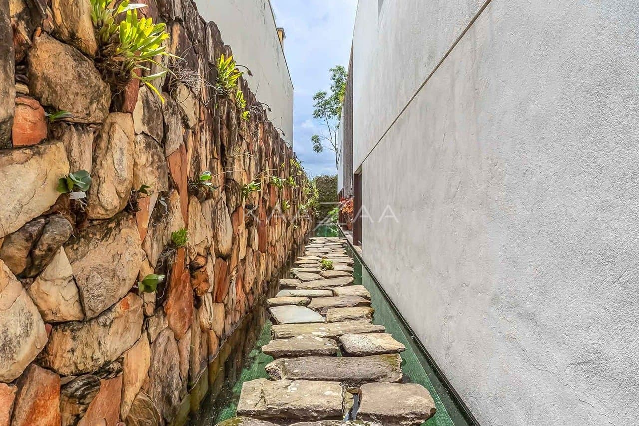 Casa apaixonante, que aproveita materiais naturais em seu projeto de ponta no Jardim Paulistano. - Foto 7
