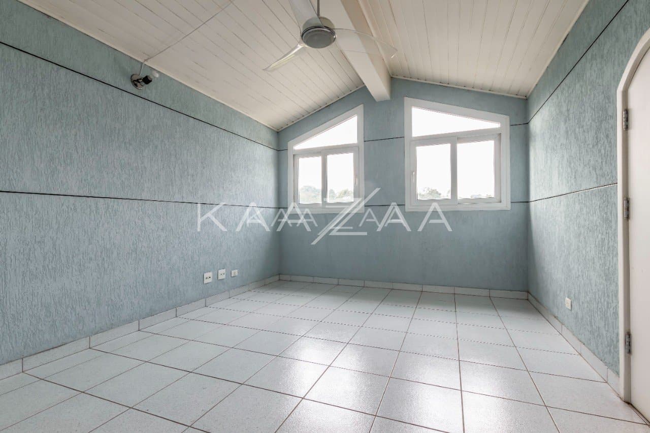 Para viver no sossego que a sua família merece. Casa clara e ensolarada no Jardim Guedala. - Foto 32