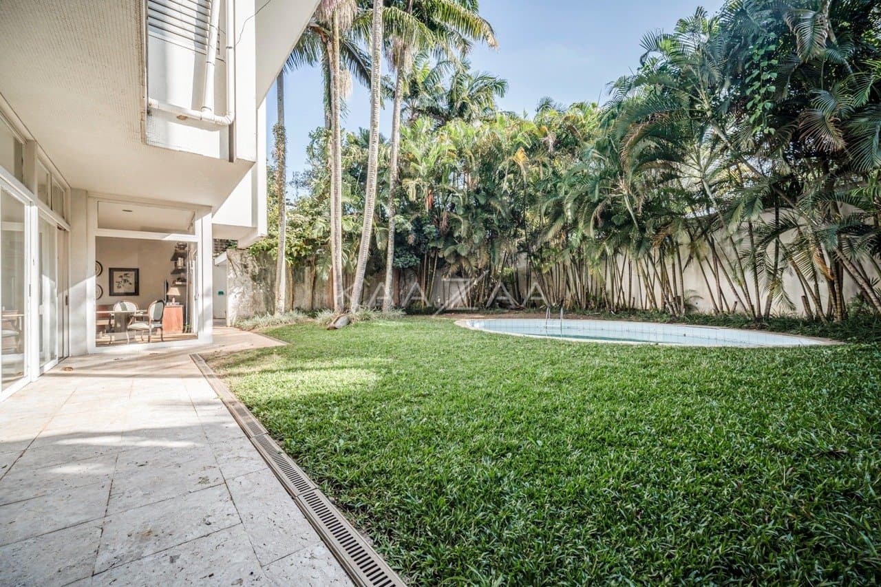 Excelente casa modernista, com lindo jardim em um amplo terreno no Jardim Europa. - Foto 6