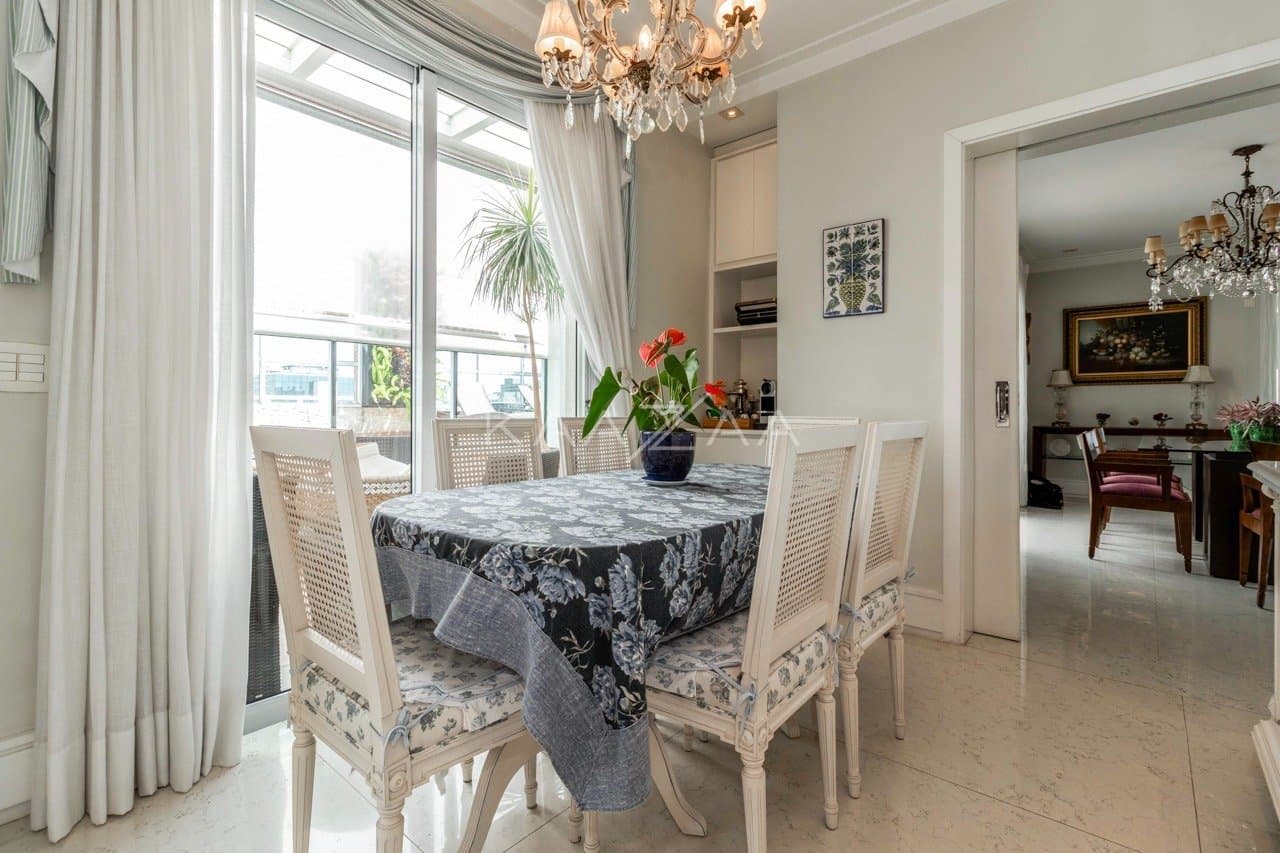 Rodeado de elegância, este apartamento em Moema tem localização cobiçada ao lado do Parque Ibirapuera. - Foto 28