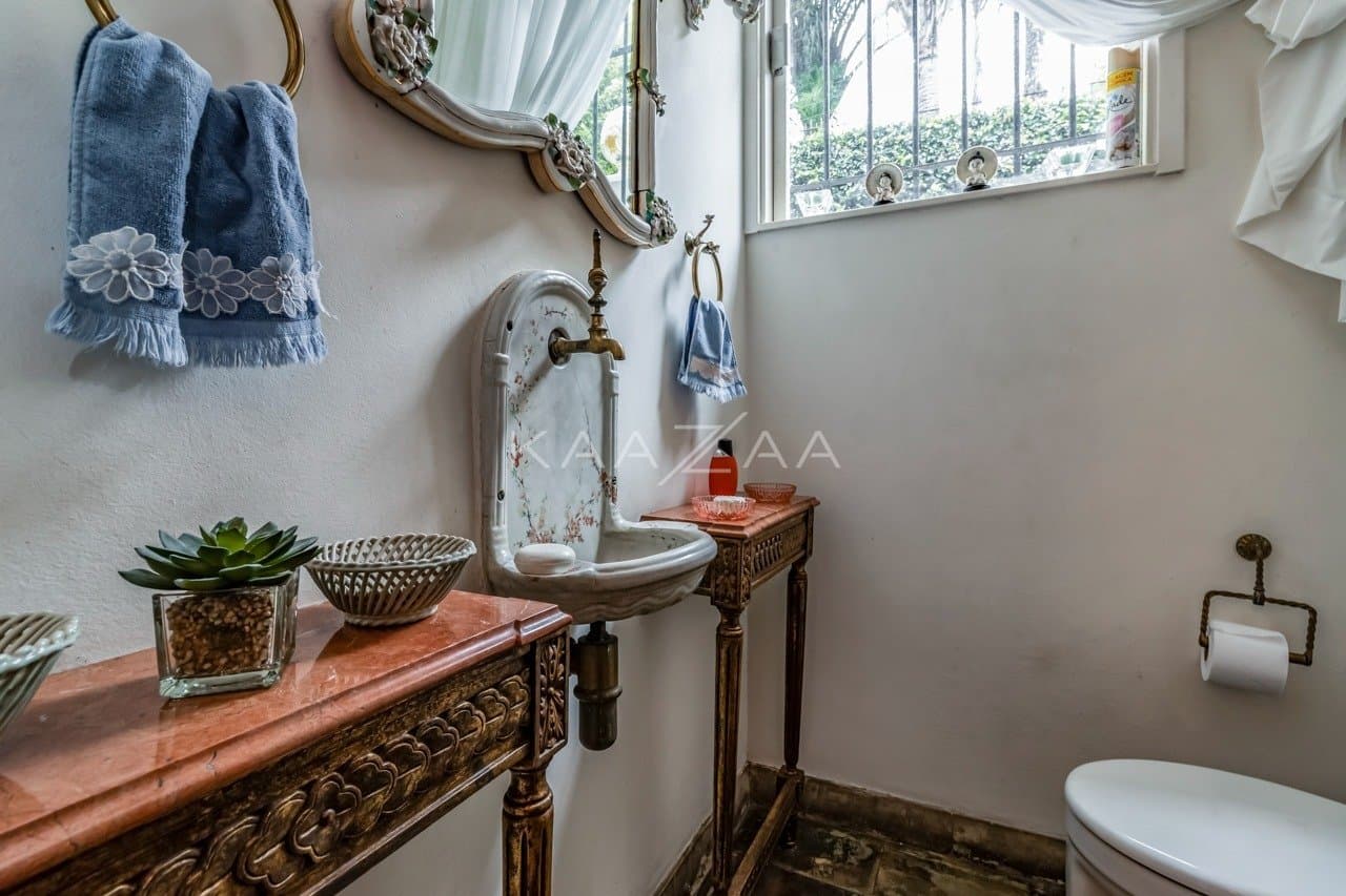 Casa clássica na Cidade Jardim com 4 suítes, piscina e terreno delicioso. - Foto 26