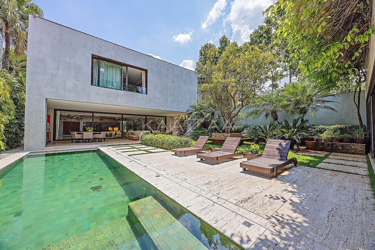 Arquitetura e paisagismo irretocáveis: casa no Jardim Paulistano. - Foto 13