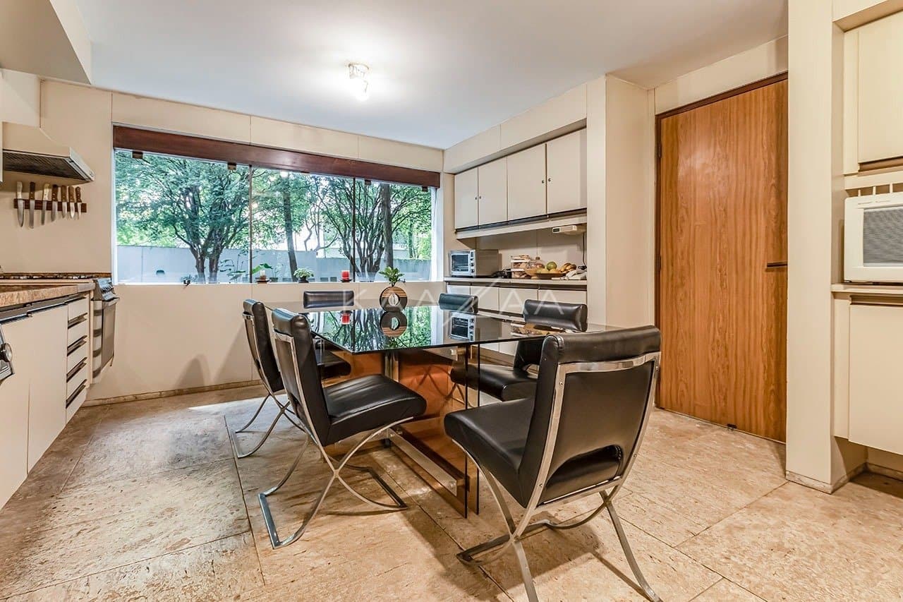 Com ares de casa de campo, uma residência espetacular no Jardim América. - Foto 32