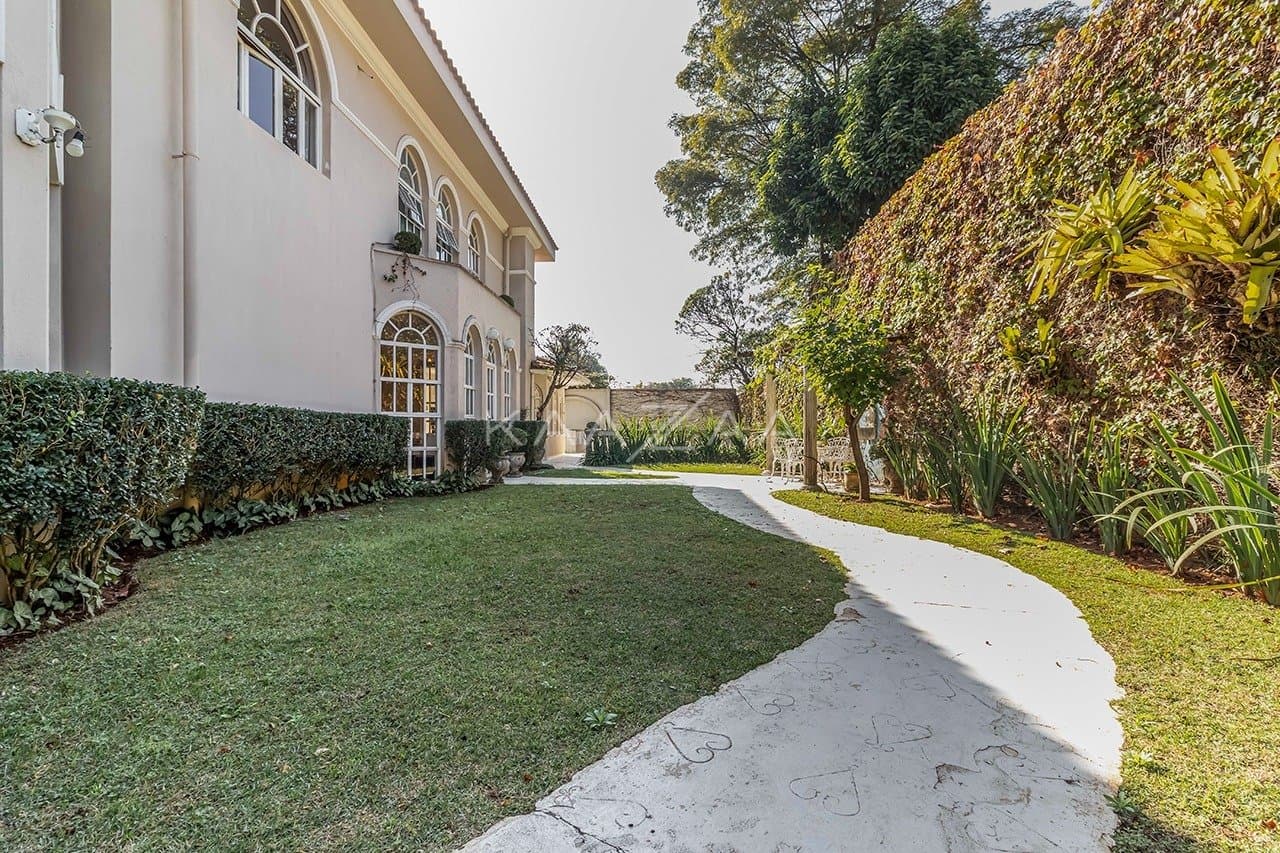 Deliciosa casa clássica, iluminada e ampla, no sossego da Cidade Jardim. - Foto 14