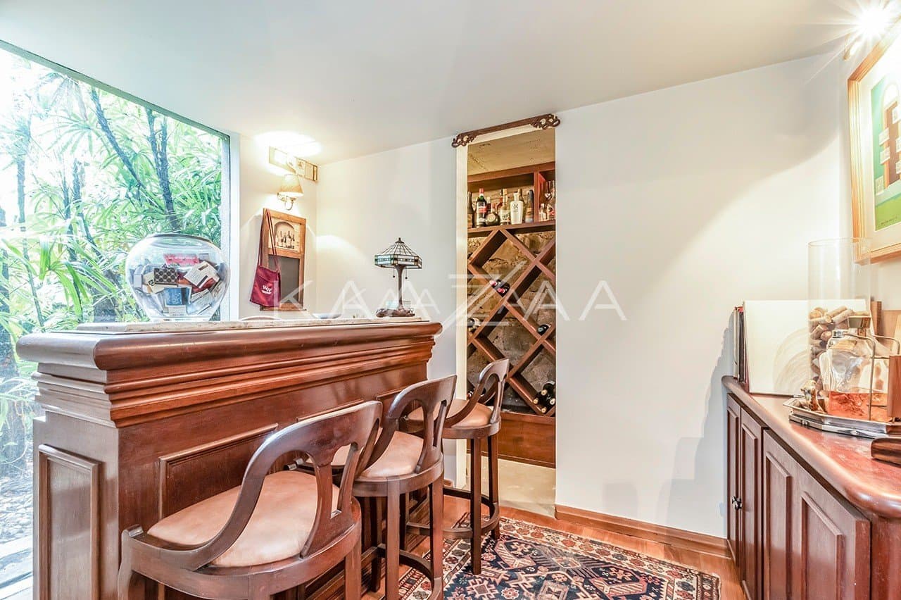 Um projeto autêntico, com espaços reformados e bem planejados. Casa triplex no Jardim Guedala. - Foto 25